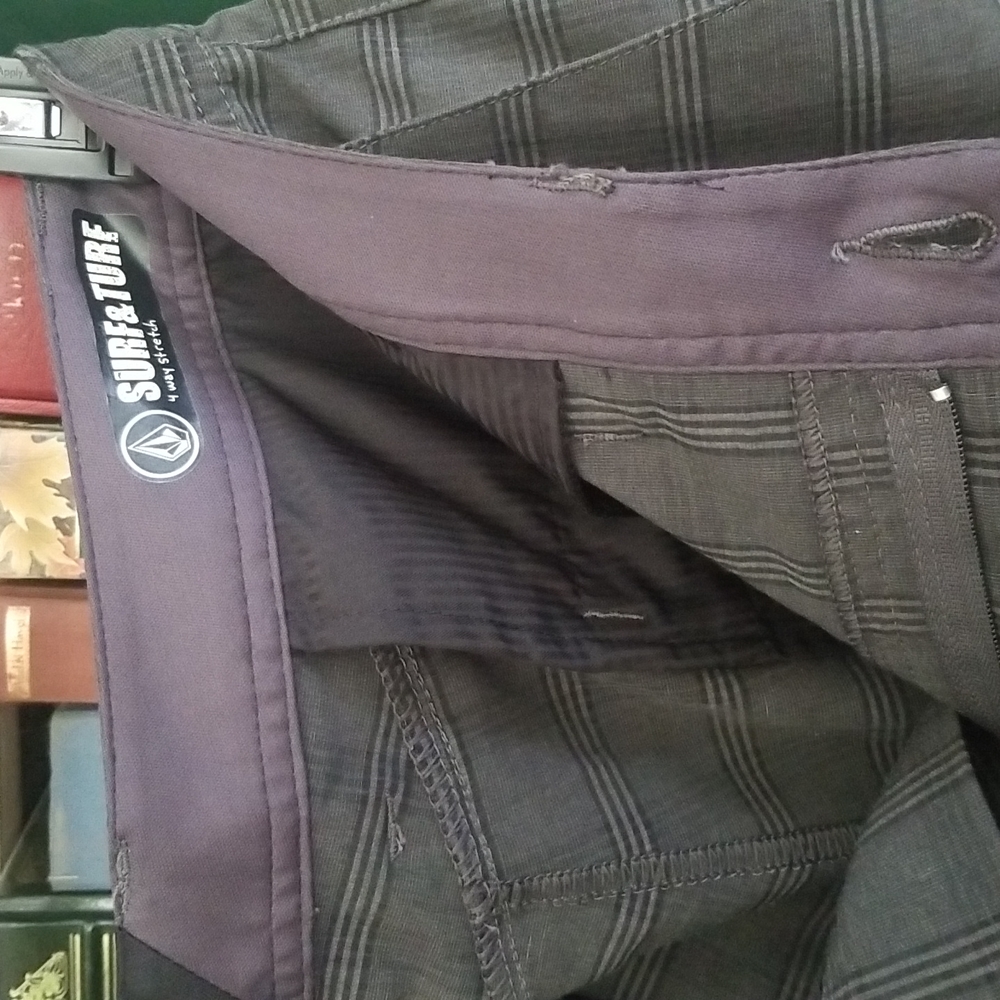 Volcom "Surf And Turf" 4 Way Stretch Shorts Size … - image 5